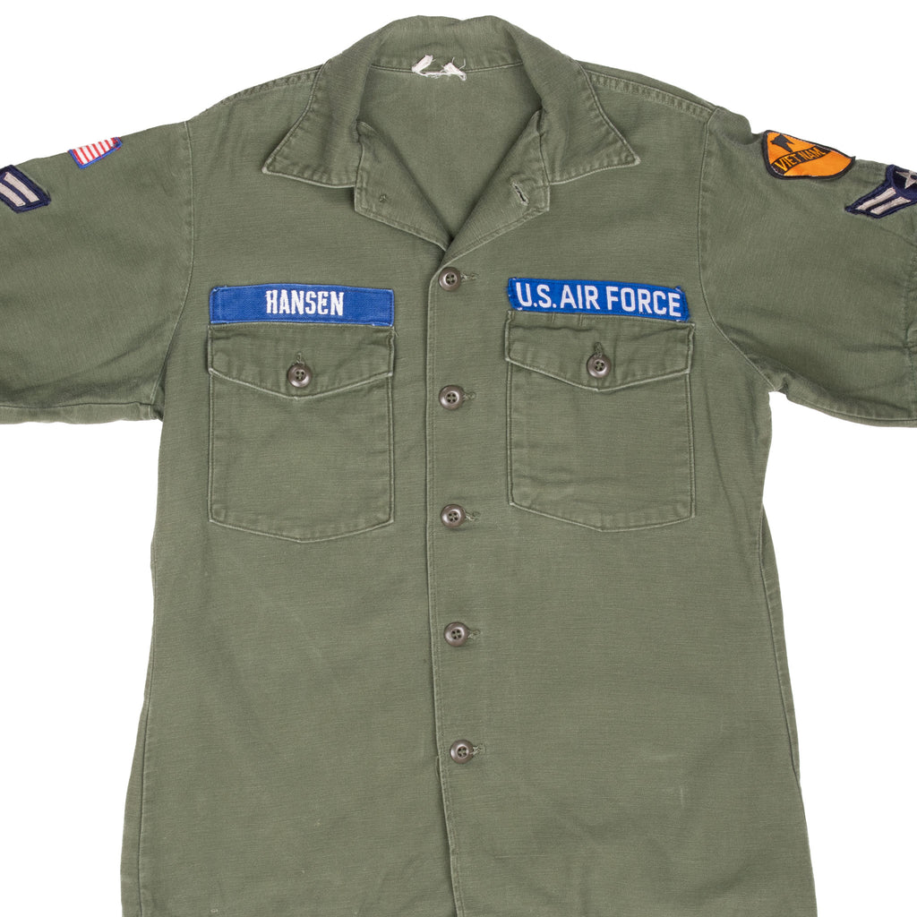Vintage Usaf Air Force 1970 Vietnam War Utility Sateen Shirt Patch Size 15 1/2X35

DSA 100-70-C-1600

Patch: Usaf, Hansen, Us Flag, Airman First Class, 1St Cav Division