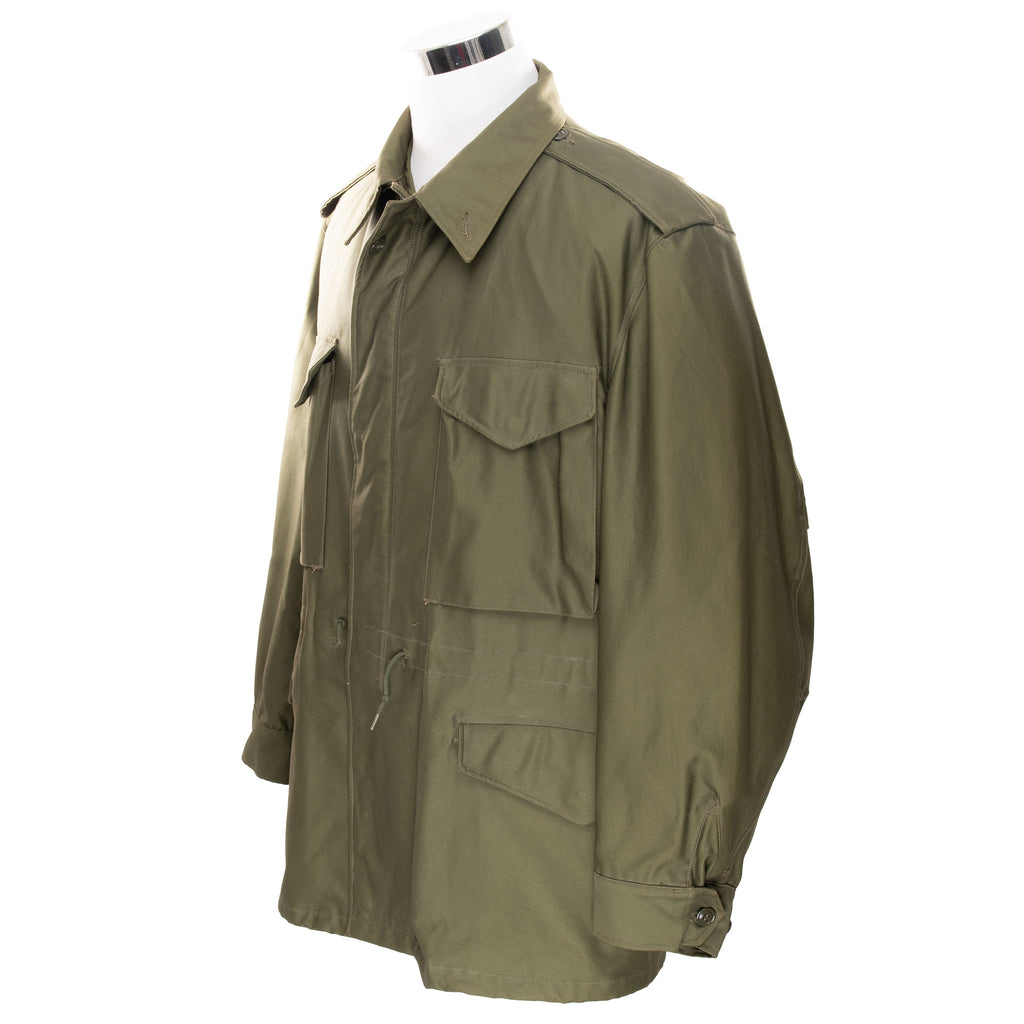 Vintage Us Army M51 Field Jacket 1960 Vietnam War Large Regular Deadstock Nos

DA 36-243-QM (CTM)-8037-C-60

The M-51 M1951 field jacket was an US Army four pockets jacket made of 9-ounce wind resistant, water repellent treated cotton sateen cloth in Olive Green Shade 107 (OG 107).