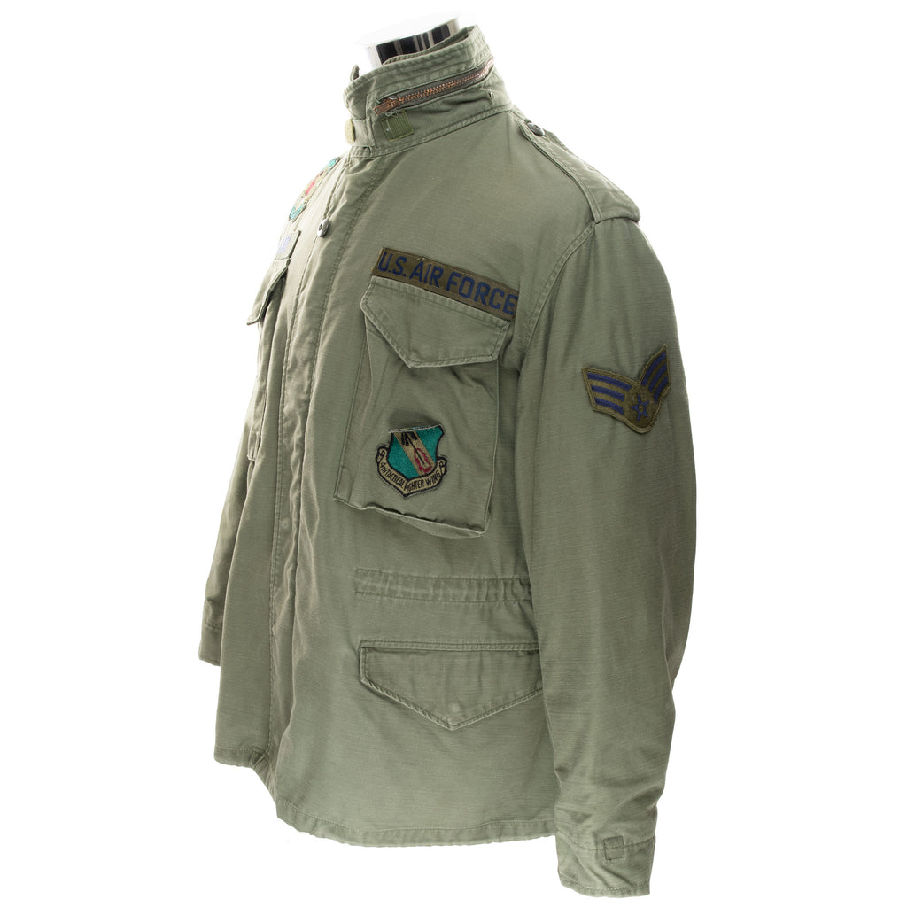 Vintage Us Air Force M-1965 M65 Field Jacket 1970S Size Medium Short

Patch: Usaf, Airman Nelson, Tactical Air Command, 4Th Tactical Fighter Wing, Senior Airman





