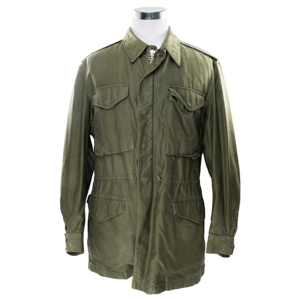 Vintage Us Army M51 Field Jacket 1958 Vietnam War Size Medium Long

CONTRACT QM (CTM)-3058 2 OCT. 1958 01-435-C-59
PATT. DATE 14 MARCH 1957

The M-51 M1951 field jacket was an US Army four pockets jacket made of 9-ounce wind resistant, water repellent treated cotton sateen cloth in Olive Green Shade 107 (OG 107).