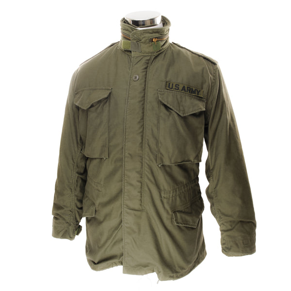 Vintage Us Army M-1965 M65 1982 Field Jacket With Patch Size Small Regular  DLA100-82-C-0576  STOCK NO. 8415-00-782-2936