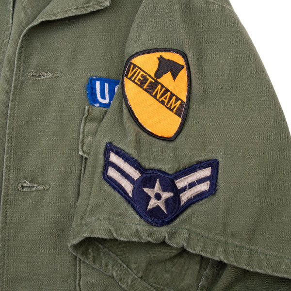 Vintage Usaf Air Force 1970 Vietnam War Utility Sateen Shirt Patch Size 15 1/2X35

DSA 100-70-C-1600

Patch: Usaf, Hansen, Us Flag, Airman First Class, 1St Cav Division