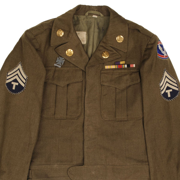 Vintage US Army Field Airborne WW2 1940S Jacket With Asiatic Pacific Camp'n Medal, Ww2 Victory, Army Of Occupation Medal, Marksman Second Class Gunner Rifle, Field Artillery, Us Enlisted, Tech 4Th Grade, Us Korean Military Assistance Group