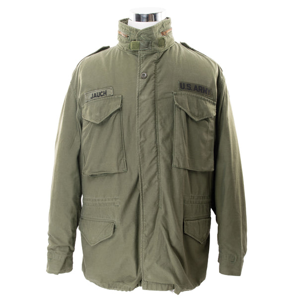 Vintage Us Army M-1965 M65 Field Jacket 1977 Size Large Regular

DSA100-77-C-1368

SO SEW STYLE INC.

PATCH: USARV US Army Vietnam, Us Army, Jauch, 21st Sustainment Command