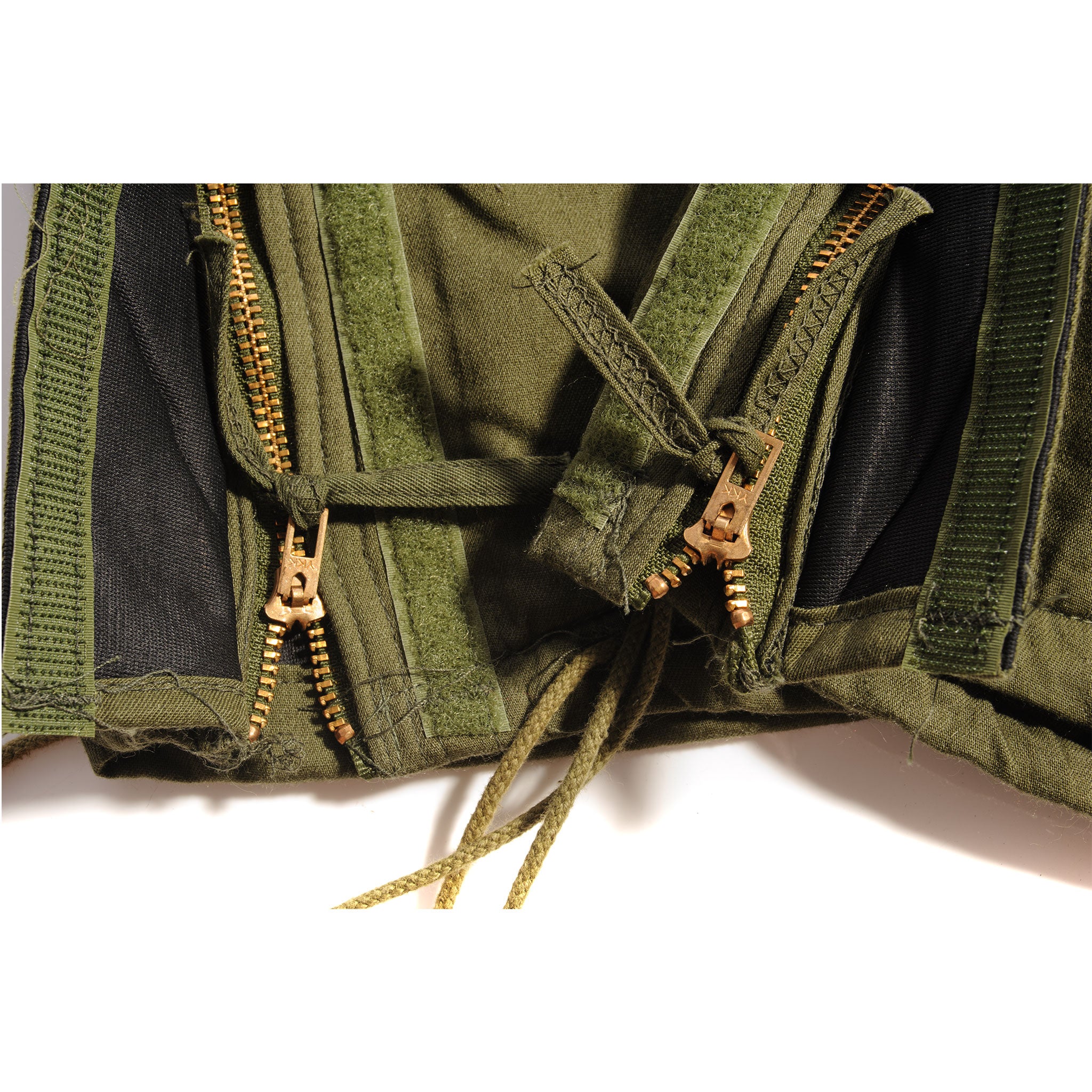 USGI Military Chemical Protective Suit – Large, Dated 1980, NSN 8415-00-407-1062, Unisex