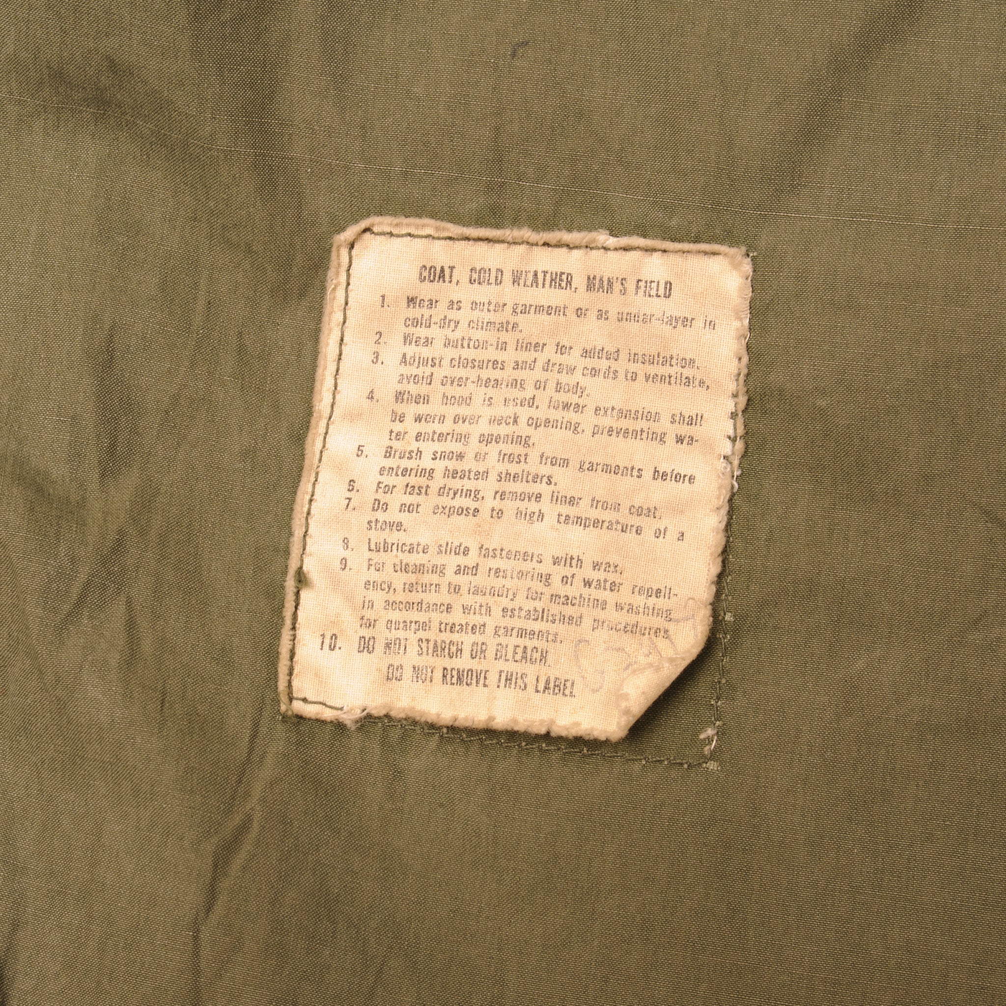 VINTAGE US ARMY M-1965 M65 FIELD JACKET SIZE LARGE LONG VINTAGE US ARMY M-1965 M65 FIELD JACKET SIZE LARGE LONG