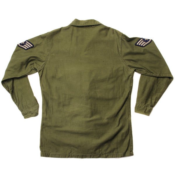 VINTAGE US AIR FORCE UTILITY SHIRT P-64 P64 1967 VIETNAM WAR SIZE 14 1/2 X 31 WITH PATCHES