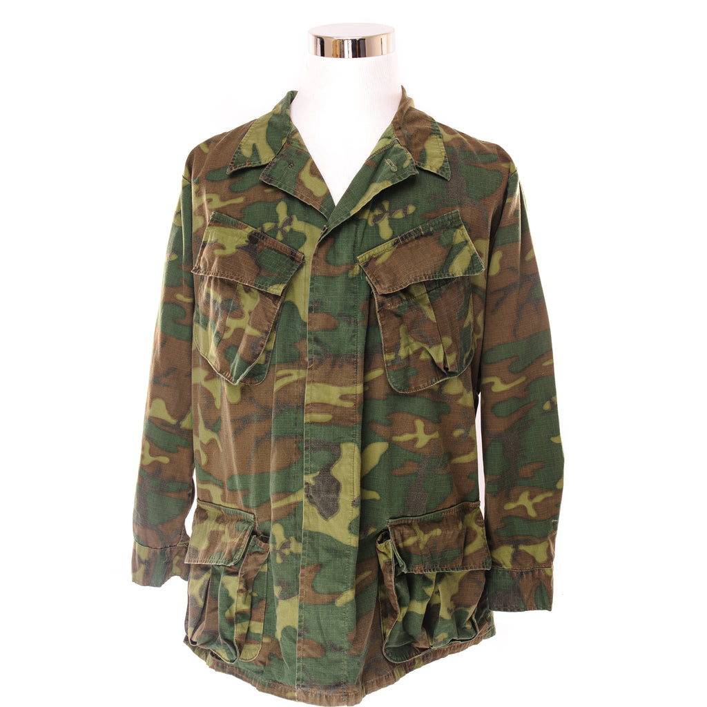 Vintage US Army Tropical Combat Jacket 5th Pattern ERDL 1968 Vietnam War Size Large Regular.  Stock No. 8415-945-7659  DSA 100-68-C-2343