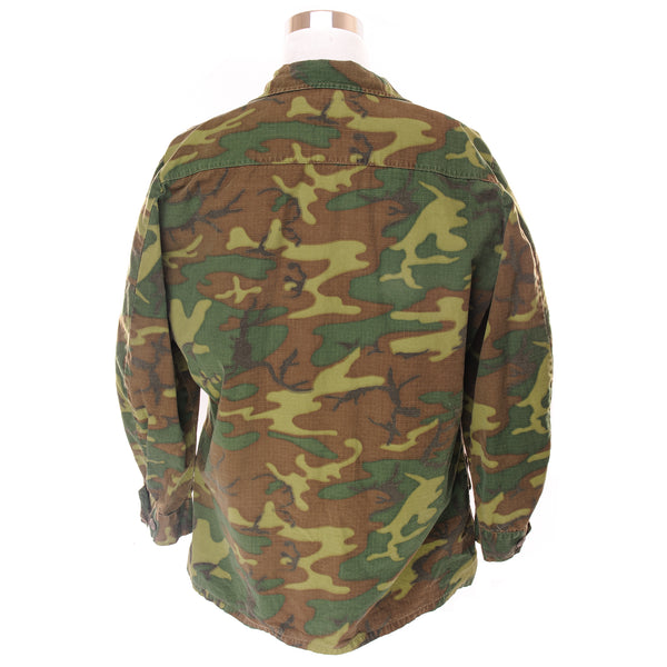 Vintage US Army Tropical Combat Jacket 5th Pattern ERDL 1968 Vietnam War Size Large Regular.  Stock No. 8415-945-7659  DSA 100-68-C-2343