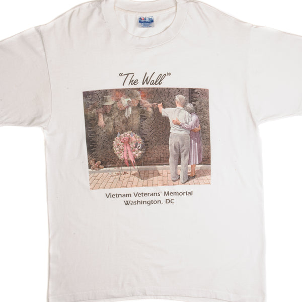 Vintage US Military The Wall Vietnam Veterans' Memorial Washington, DC Tee Shirt Size Large Made In USA.