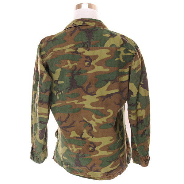 US Army Rip-Stop Poplin Tropical Combat Jacket 5th Pattern ERDL 1969 Vietnam War Size Medium Regular.  Stock No. 8415-945-7656  DSA 100-69-C-1722