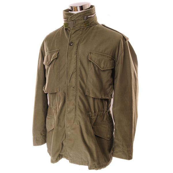 Vintage US Army M-1965 M65 Field Jacket 1969 Vietnam War Size Medium Regular made with cotton sateen.  Stock No. : 8405-782-2939  DSA 100-69-C-2482