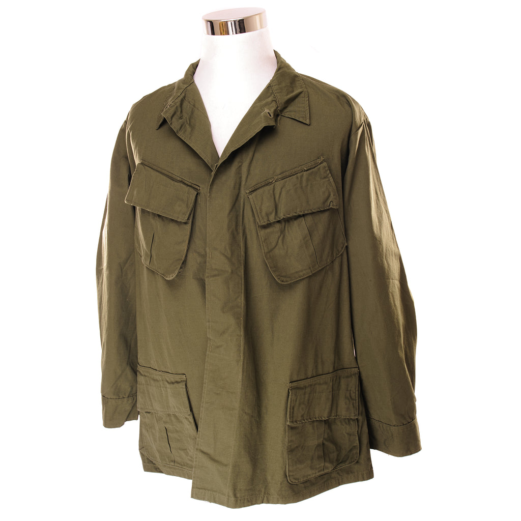 Vintage US Army Tropical Combat Jacket 5th Pattern Rip-Stop Poplin 1969 Vietnam War Size XLarge Regular.  Stock No. 8405-935-4713  DSA 100-69-C-1175