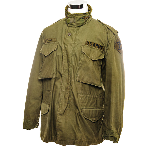 US ARMY M-1965 M65 FIELD JACKET 1975 26TH INFANTRY DIVISION PATCH SIZE MEDIUM REGULAR