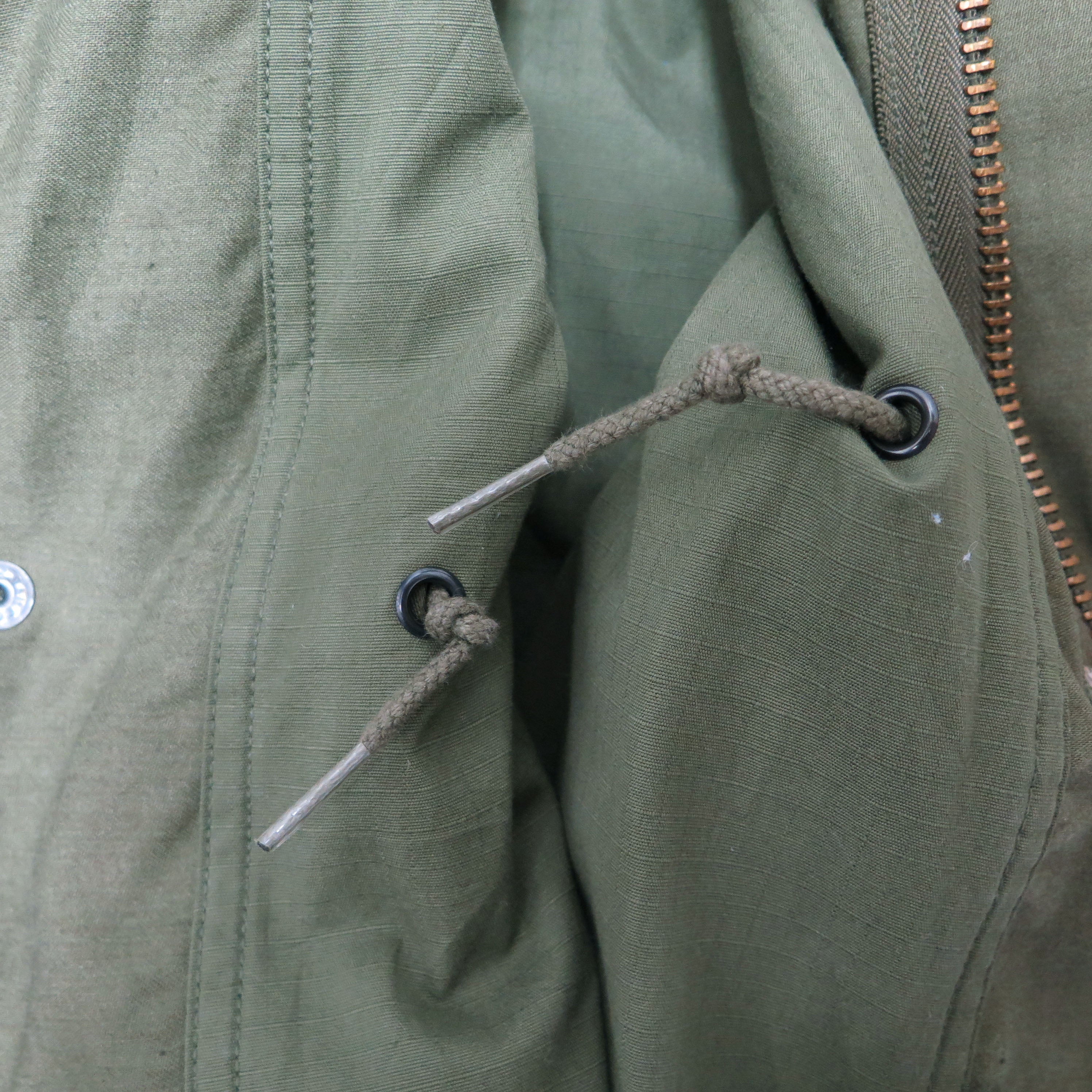 VINTAGE USAF US AIR FORCE M-1965 M65 FIELD JACKET PATCHED